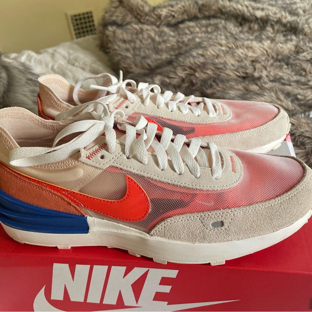 Women’s Nike Waffle One sneakers, size 9